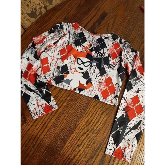 New Large (Runs Small) Red Black White Long Sleeve Crop Top - Picture 3 of 4